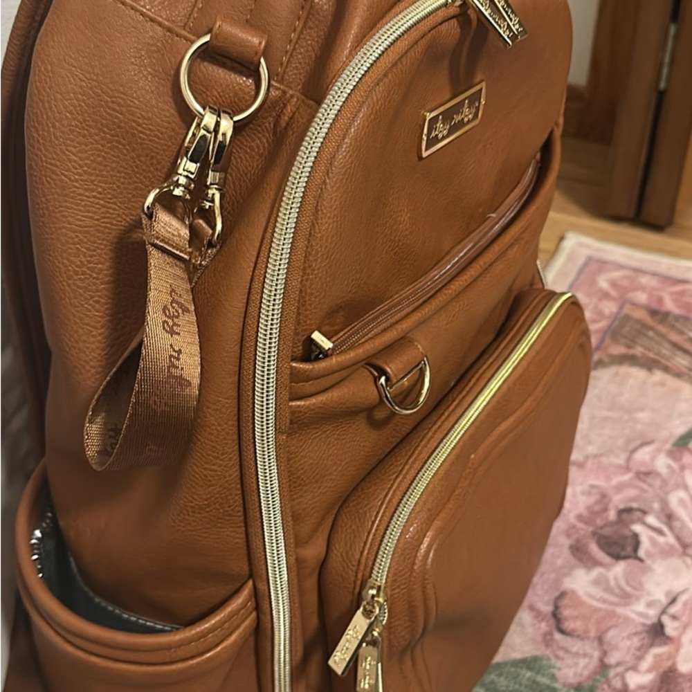 Itzy Ritzy Boss Plus - Picture 2 of 7